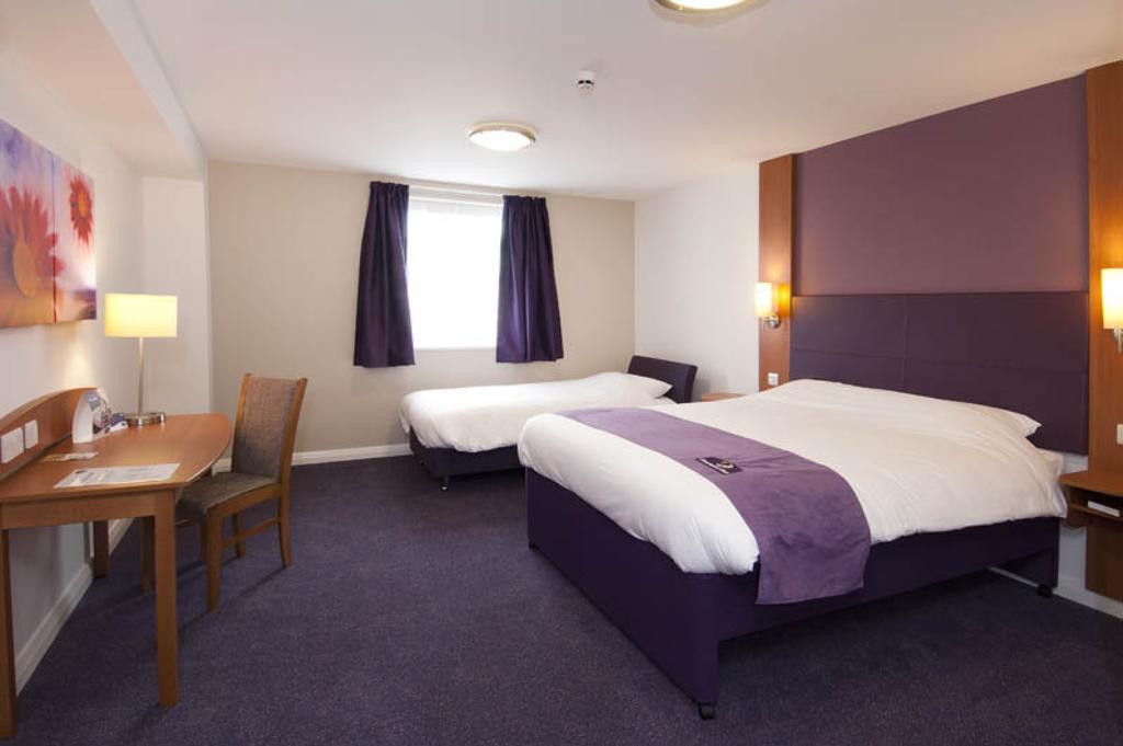 Premier Inn Swindon Central Room photo